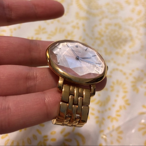 Rose gold Fossil watch - Picture 2 of 8